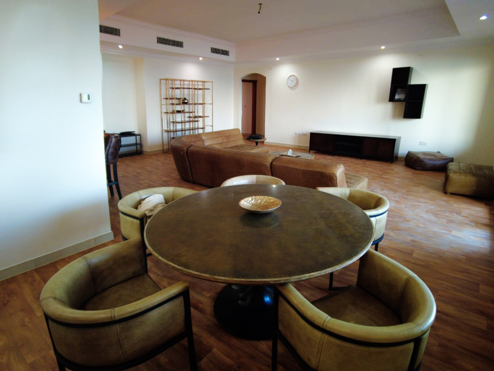 شقة عائلية واسعة 3 غرف وصالة في السد